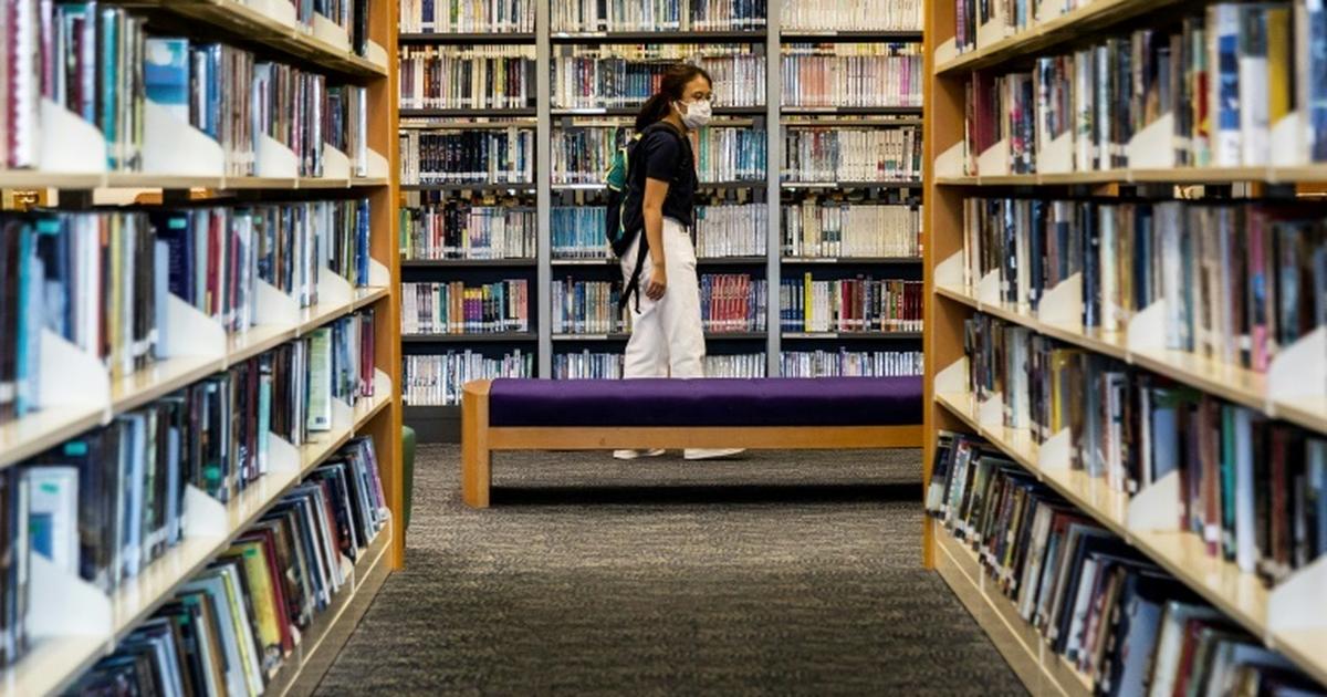 You are currently viewing Democracy books disappear from Hong Kong libraries [ARTICLE]